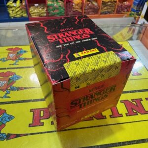 Caja Stranger Things con 36 sobres "nos vemos al otro lado" Panini